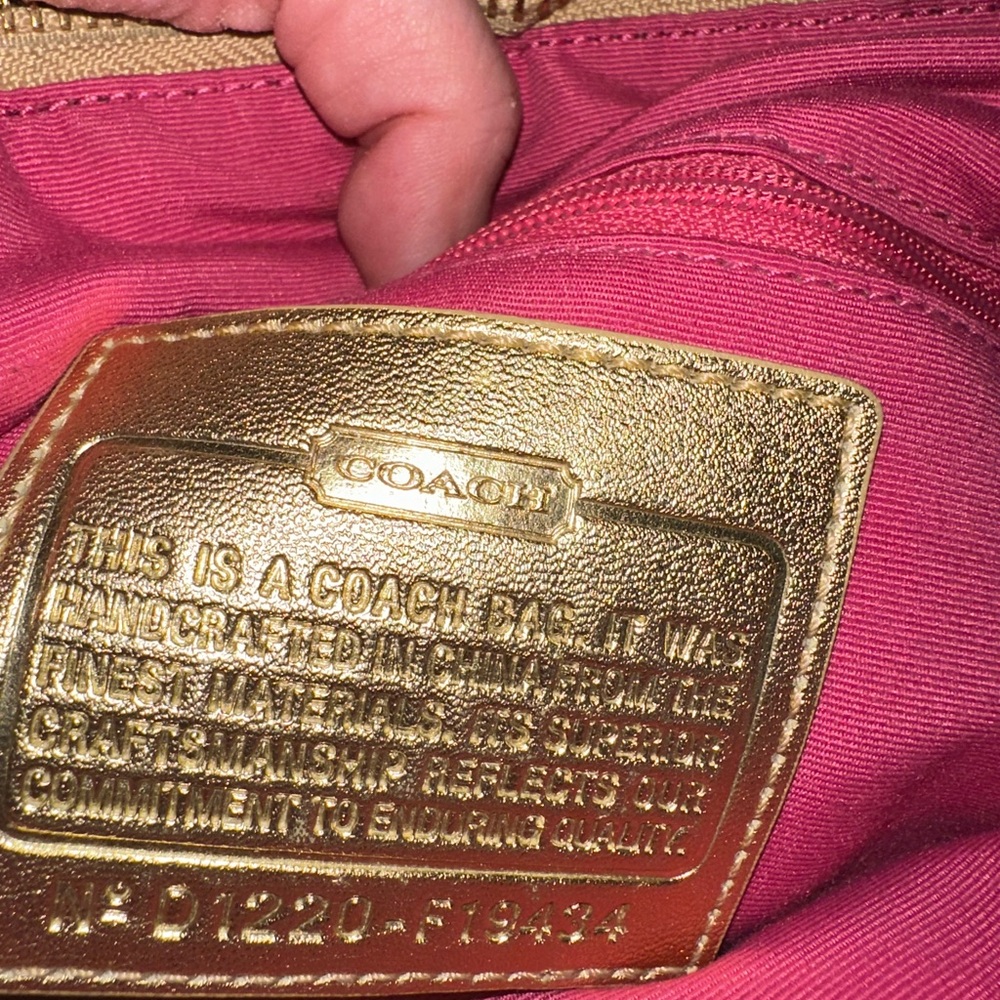 Coach Poppy Medium Gold Tote Bag with Vibrant Design - Picture 6 of 15
